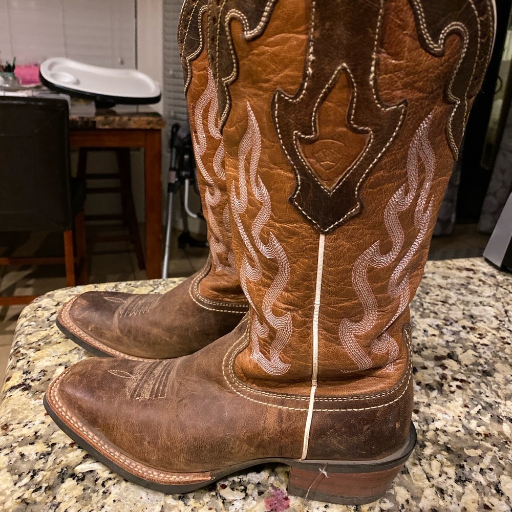 Womans Ariat Western Boot size 6.5B
